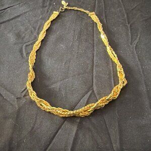 Gold tone necklace Braided Not marked Measures 16"